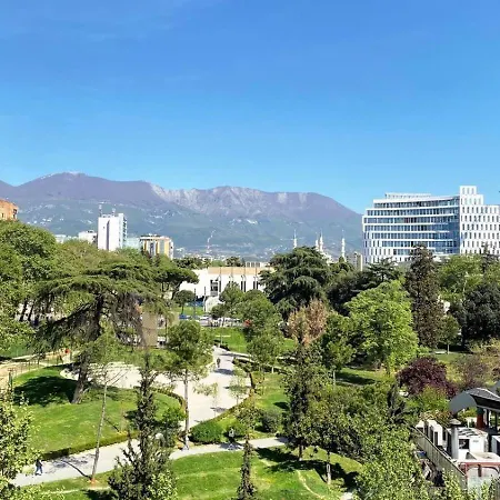 Bianca Vista * Tirana